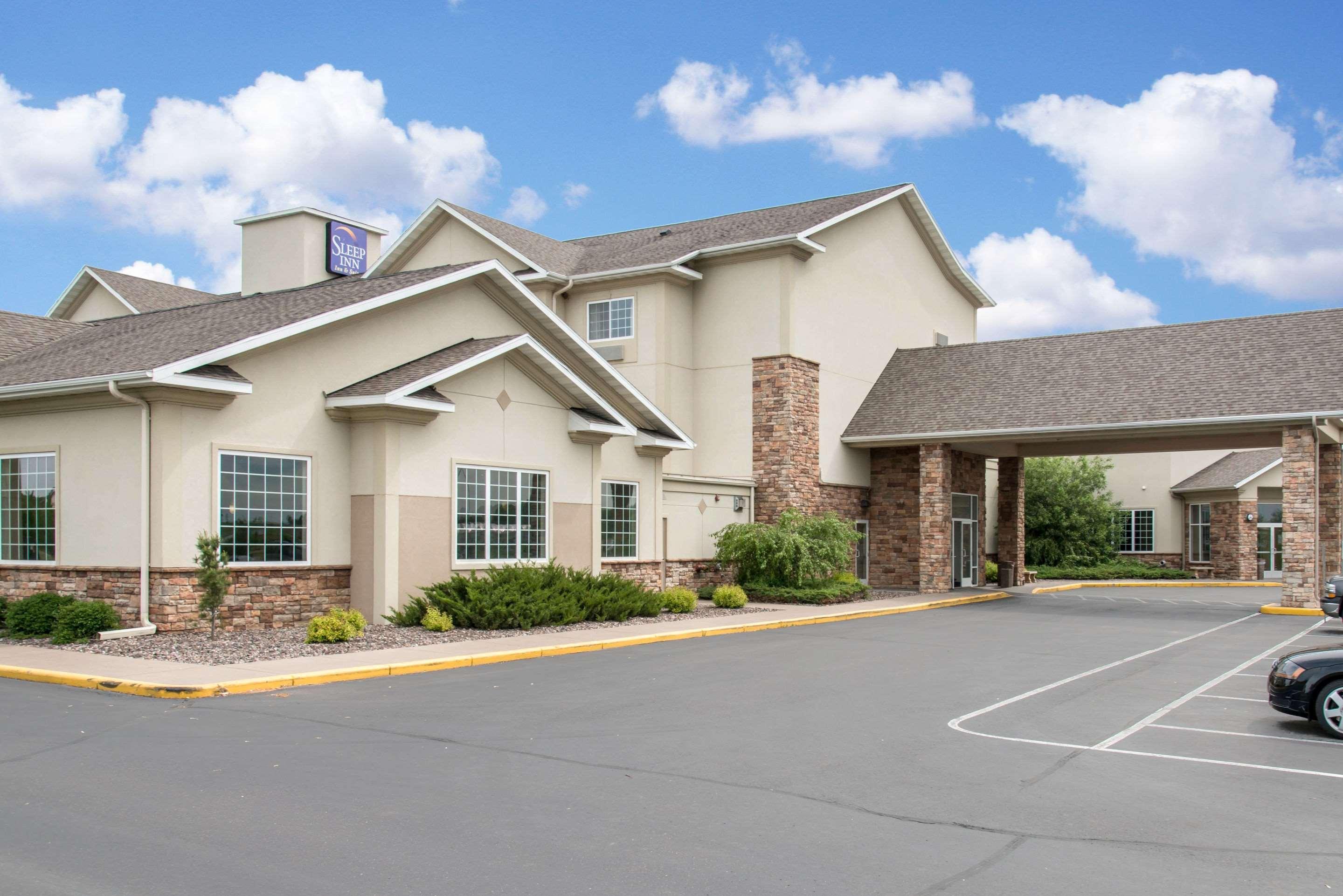 Sleep Inn & Suites Conference Center Eau Claire North Union Exterior photo